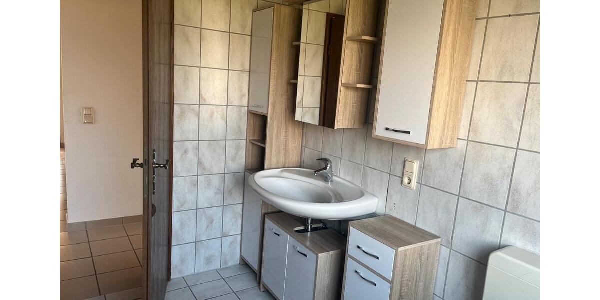 Erdgeschoßwohnung Schmelz - 4 Zimmer, 105 m&sup2;, 700&euro; | Angebot:25599672