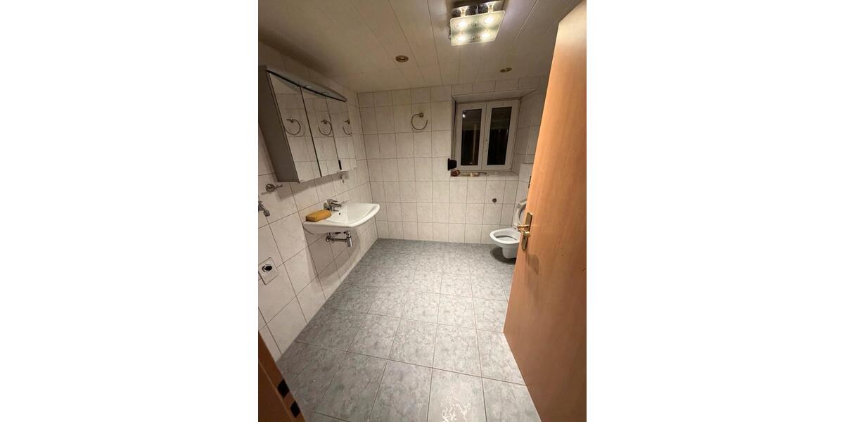 Erdgeschoßwohnung Waldmohr - 3.5 Zimmer, 75 m&sup2;, 750&euro; | Angebot:25893795