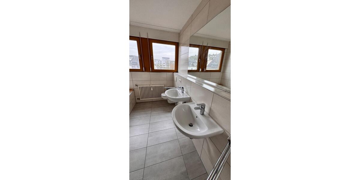 Dachgeschoßwohnung Schwalbach - 3.5 Zimmer, 82 m&sup2;, 740&euro; | Angebot:26367358