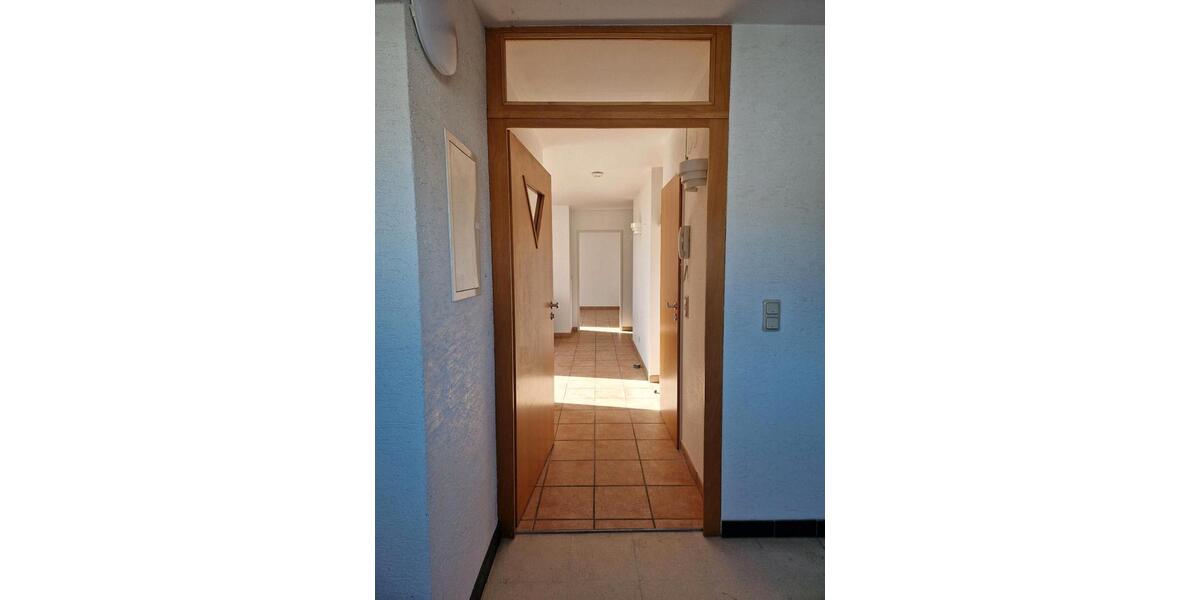 Dachgeschoßwohnung Saarbrücken Kieselhumes - 2.5 Zimmer, 65 m&sup2;, 600&euro; | Angebot:25302445