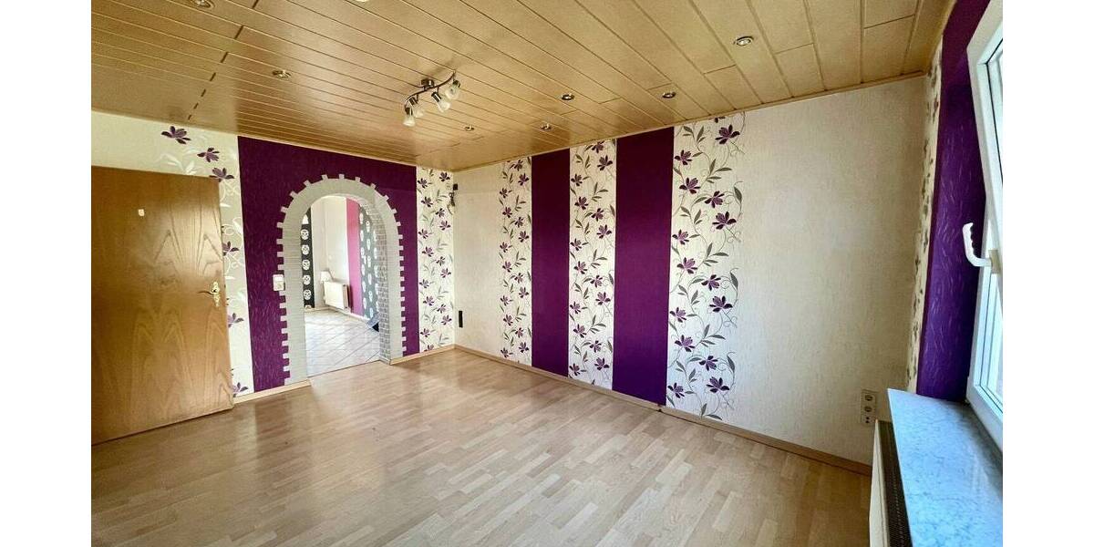 Reihenmittelhaus Überherrn Berus - 7 Zimmer, 175 m&sup2;, 140.000&euro; | Angebot:25731180