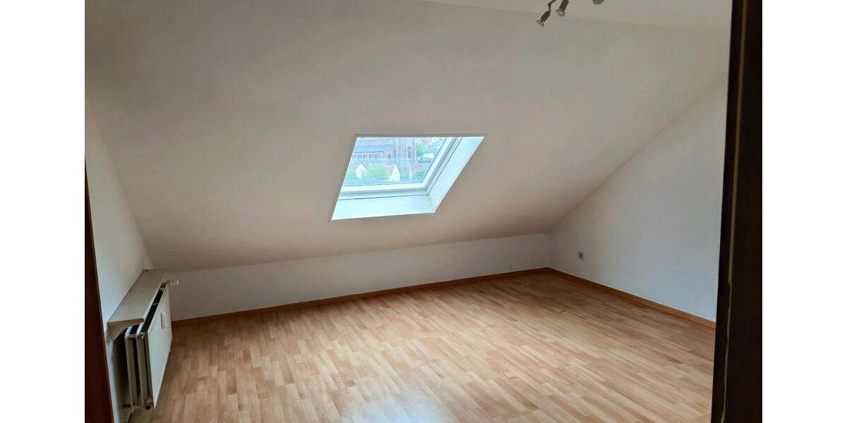 Dachgeschoßwohnung Illingen - 3 Zimmer, 60 m&sup2;, 600&euro; | Angebot:26626529