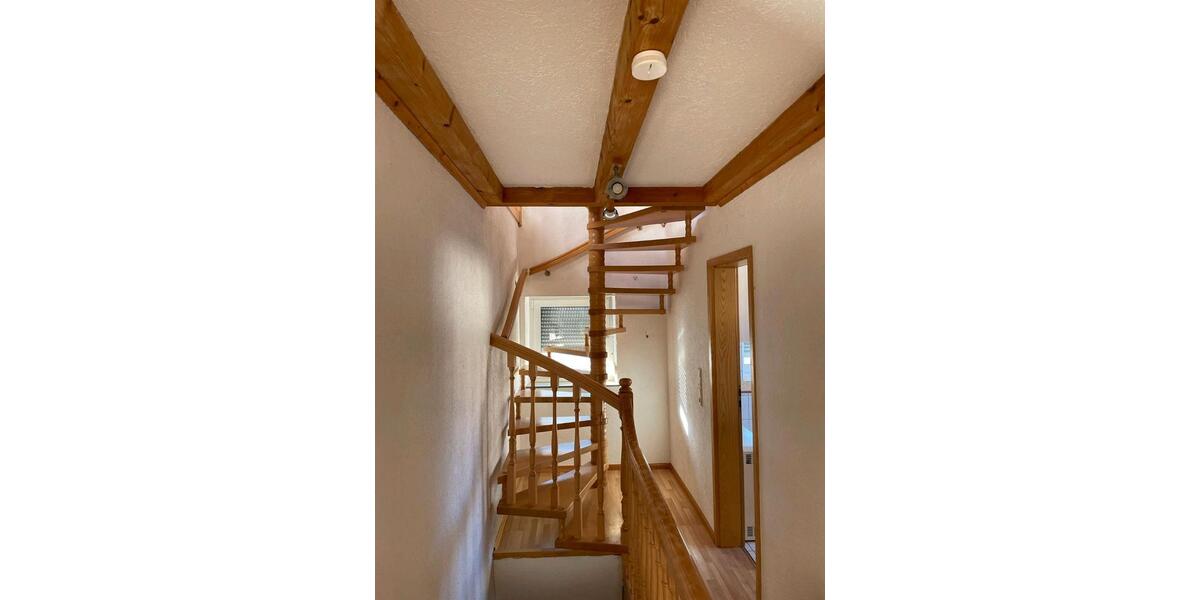 Dachgeschoßwohnung Blieskastel - 4.5 Zimmer, 120 m&sup2;, 800&euro; | Angebot:26665692