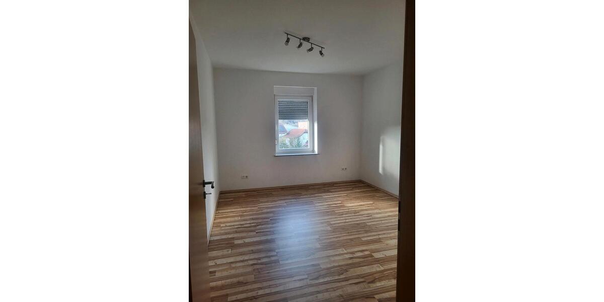 Etagenwohnung Blieskastel - 3 Zimmer, 95 m&sup2;, 760&euro; | Angebot:25419301