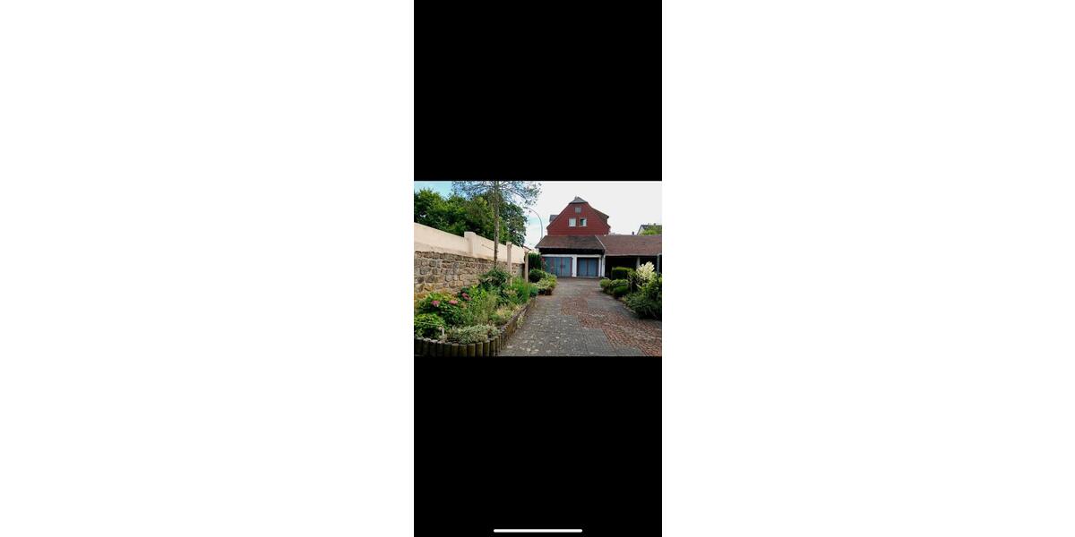 Einfamilienhaus Sankt Ingbert - 9 Zimmer, 219 m&sup2;, 285.000&euro; | Angebot:26992219