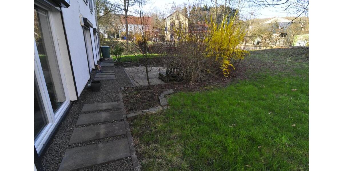 Erdgeschoßwohnung Merchweiler - 3 Zimmer, 90 m&sup2;, 660&euro; | Angebot:25922338