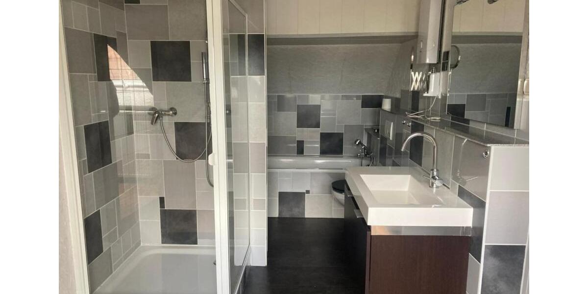 Etagenwohnung Homburg - 5 Zimmer, 180 m&sup2;, 900&euro; | Angebot:25872537