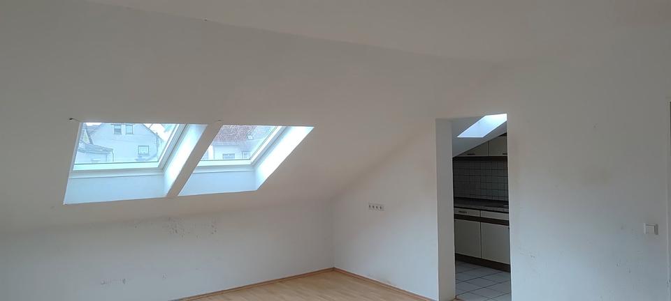 Dachgeschoßwohnung Eppelborn - 2 Zimmer, 61 m&sup2;, 380&euro; | Angebot:26039171