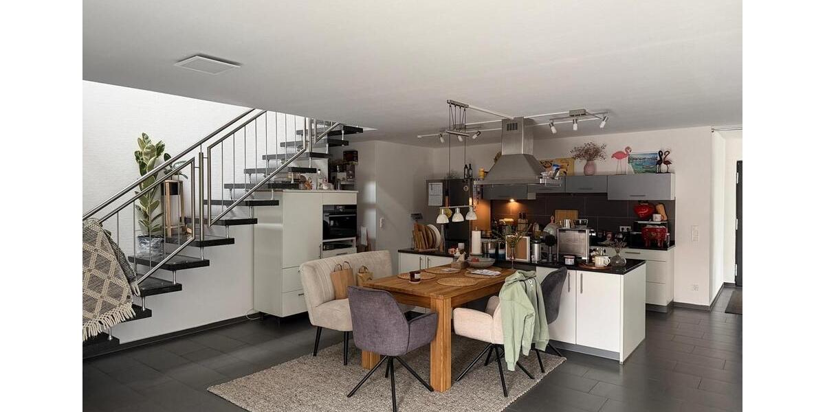 Doppelhaushälfte Püttlingen - 4 Zimmer, 230 m&sup2;, 1.930&euro; | Angebot:24895523