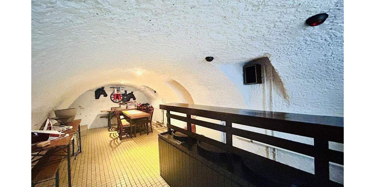 Einfamilienhaus Saarbrücken Dudweiler - 6 Zimmer, 115 m&sup2;, 125.000&euro; | Angebot:25801874