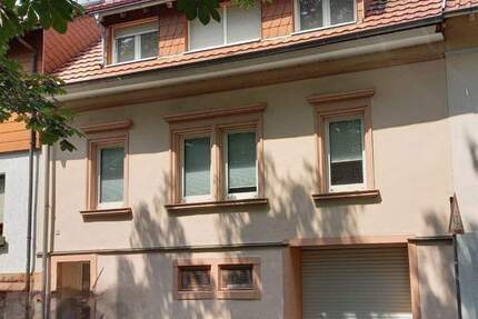 Haus Sankt Ingbert St. Ingbert - 7 Zimmer, 200 m&sup2;, 329.000&euro; | Angebot:25683927