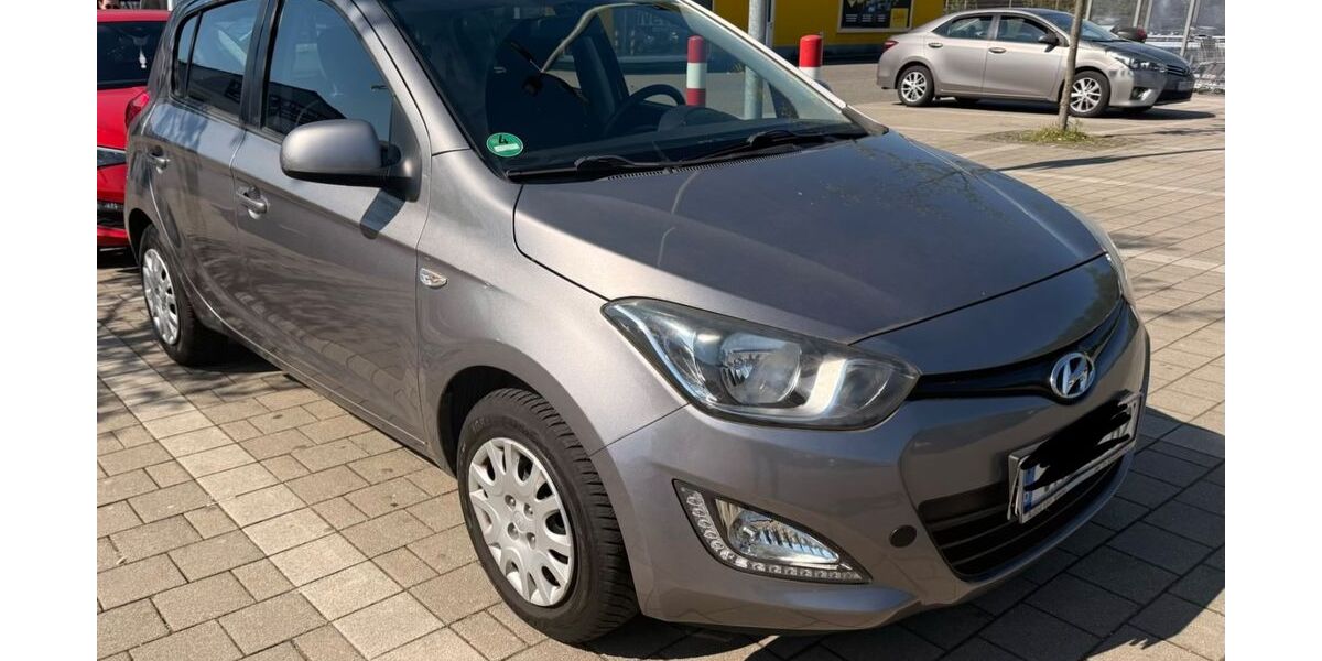 Hyundai i20 100.000 km 5.199 &euro; Völklingen 66333