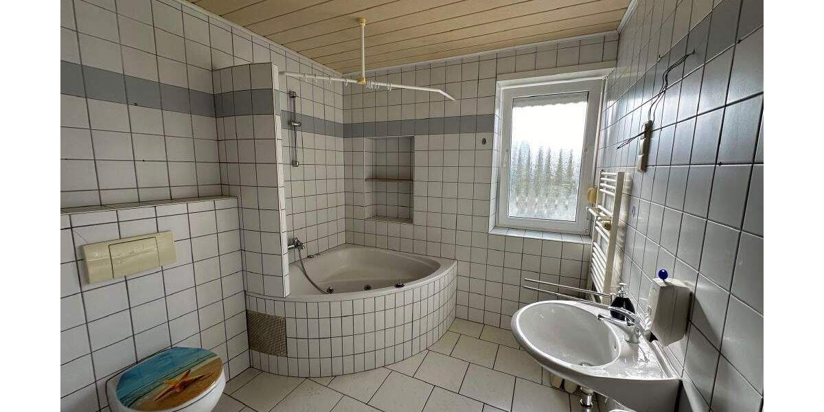 Mehrfamilienhaus, Wohnhaus Völklingen Geislautern - 8 Zimmer, 214 m&sup2;, 199.000&euro; | Angebot:25746396