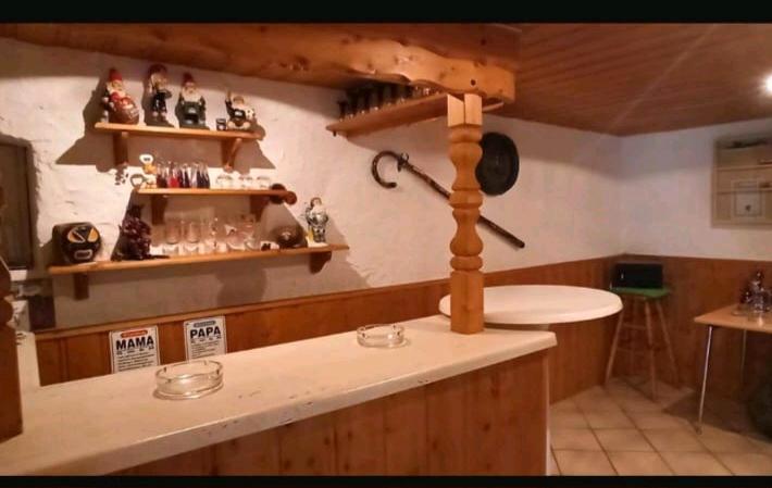 Mehrfamilienhaus, Wohnhaus Schiffweiler - 9 Zimmer, 300 m&sup2;, 233.000&euro; | Angebot:25988430