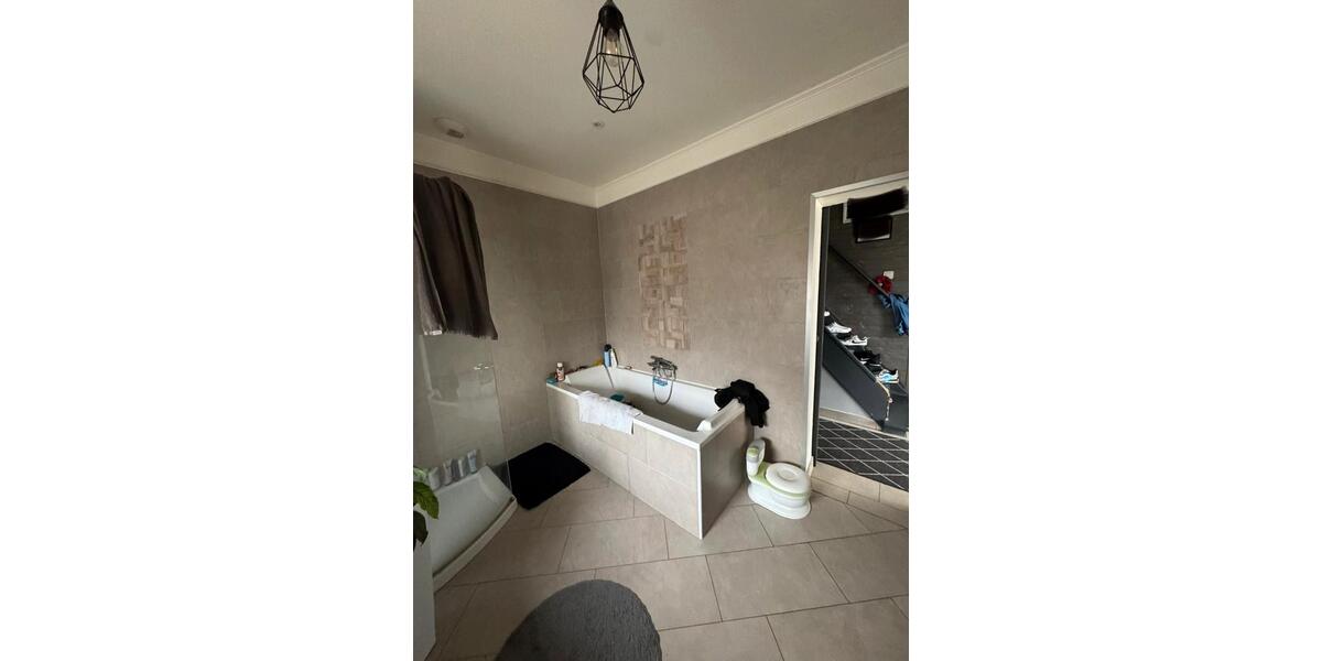 Einfamilienhaus Saarbrücken West - 5 Zimmer, 160 m&sup2;, 245.000&euro; | Angebot:25851082