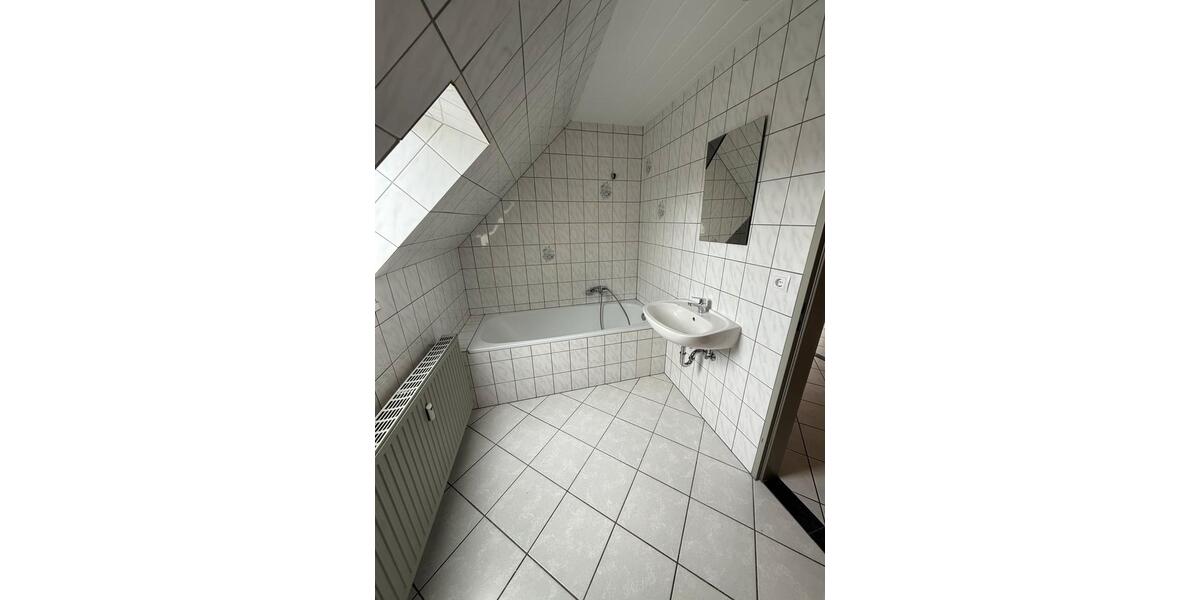 Dachgeschoßwohnung Neunkirchen Kohlhof - 3 Zimmer, 80 m&sup2;, 650&euro; | Angebot:26042556