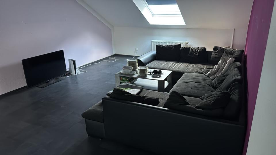 Dachgeschoßwohnung Bous - 5 Zimmer, 165 m&sup2;, 900&euro; | Angebot:25025158