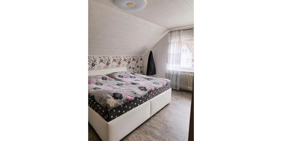 Etagenwohnung Saarbrücken Eschberg - 4 Zimmer, 125 m&sup2;, 1.150&euro; | Angebot:26413211