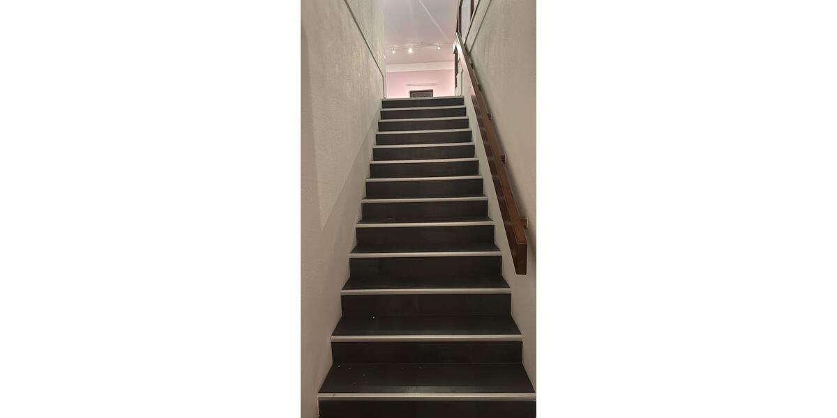 Dachgeschoßwohnung Bous - 5 Zimmer, 165 m&sup2;, 900&euro; | Angebot:25025158