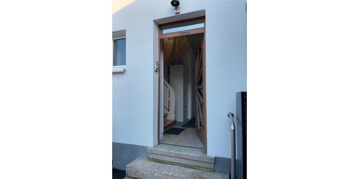 Dachgeschoßwohnung Homburg - 4 Zimmer, 110 m&sup2;, 950&euro; | Angebot:25300674