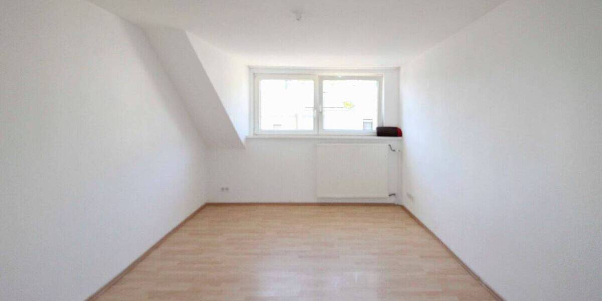 Einfamilienhaus Saarbrücken Burbach - 7 Zimmer, 148 m&sup2;, 230.000&euro; | Angebot:26723642