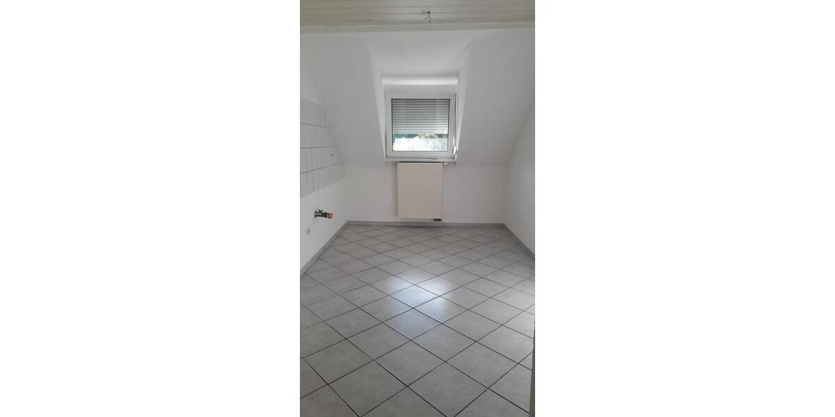 Dachgeschoßwohnung Saarbrücken Scheidt - 4 Zimmer, 72 m&sup2;, 650&euro; | Angebot:24813702