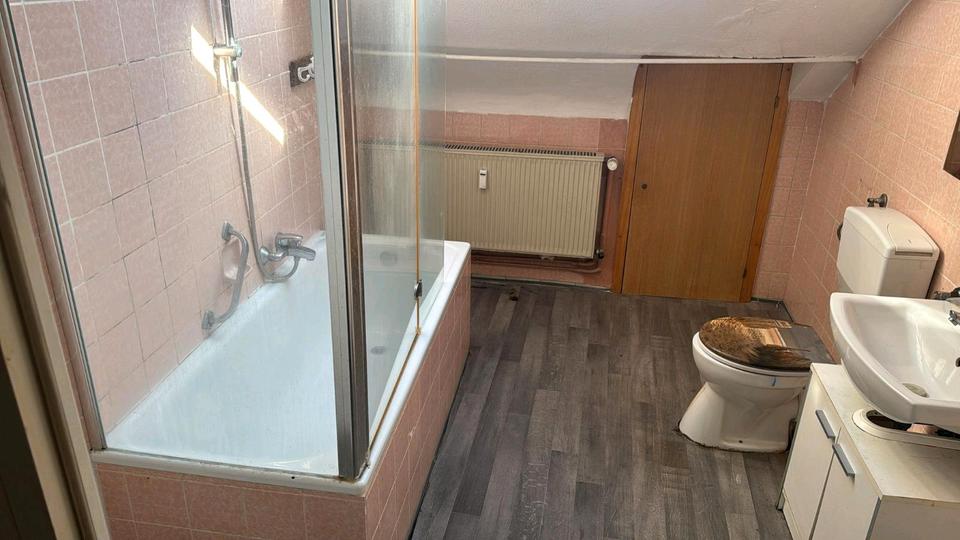 Dachgeschoßwohnung Völklingen - 2 Zimmer, 65 m&sup2;, 550&euro; | Angebot:25262103