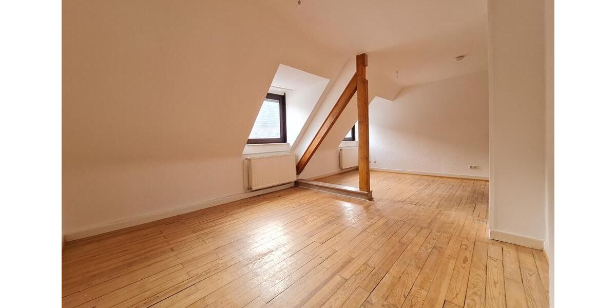 Dachgeschoßwohnung Saarbrücken West - 4 Zimmer, 100 m&sup2;, 850&euro; | Angebot:25378186
