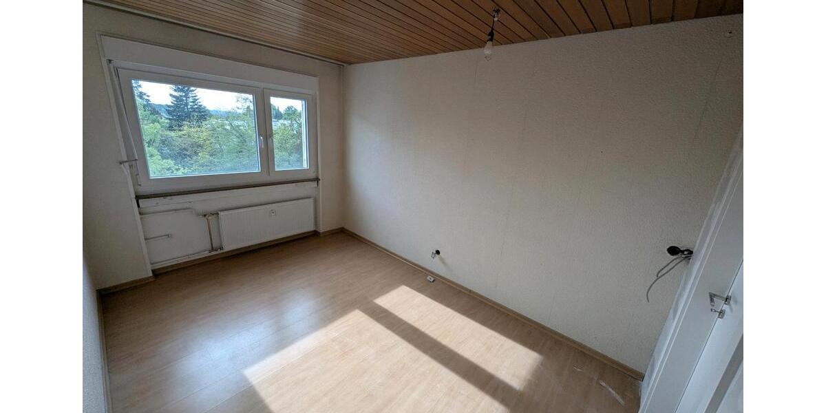 Etagenwohnung Saarbrücken Eschberg - 5 Zimmer, 132 m&sup2;, 1.185&euro; | Angebot:26398758