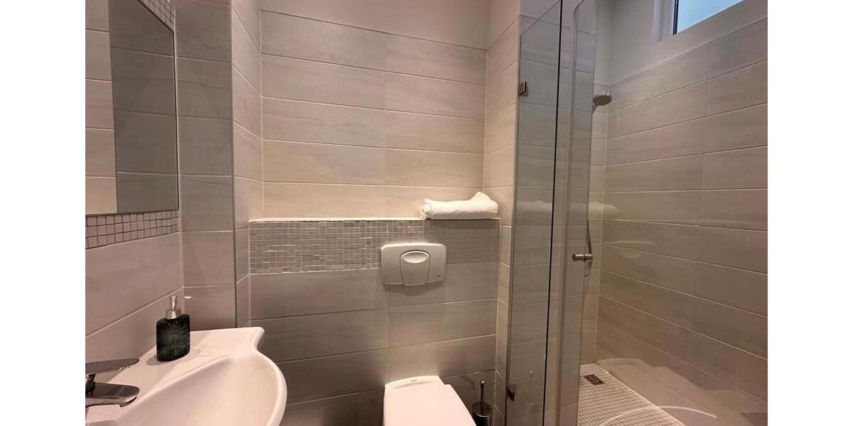 Dachgeschoßwohnung Saarbrücken Neue Bremm - 2 Zimmer, 35 m&sup2;, 890&euro; | Angebot:26484080