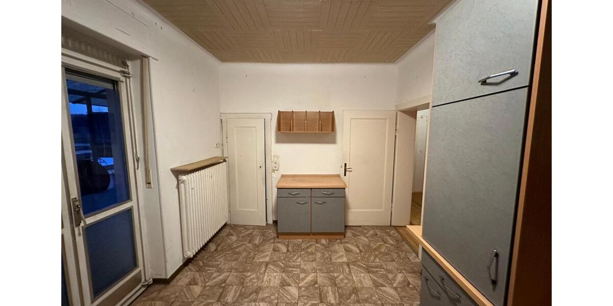 Etagenwohnung Saarbrücken Brebach-Fechingen - 4 Zimmer, 85 m&sup2;, 650&euro; | Angebot:25150577