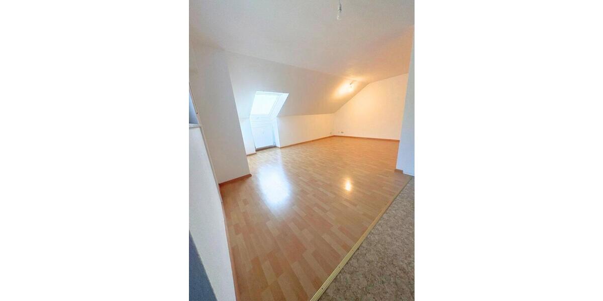 Dachgeschoßwohnung Dillingen (Saar) - 2 Zimmer, 70 m&sup2;, 590&euro; | Angebot:25856070