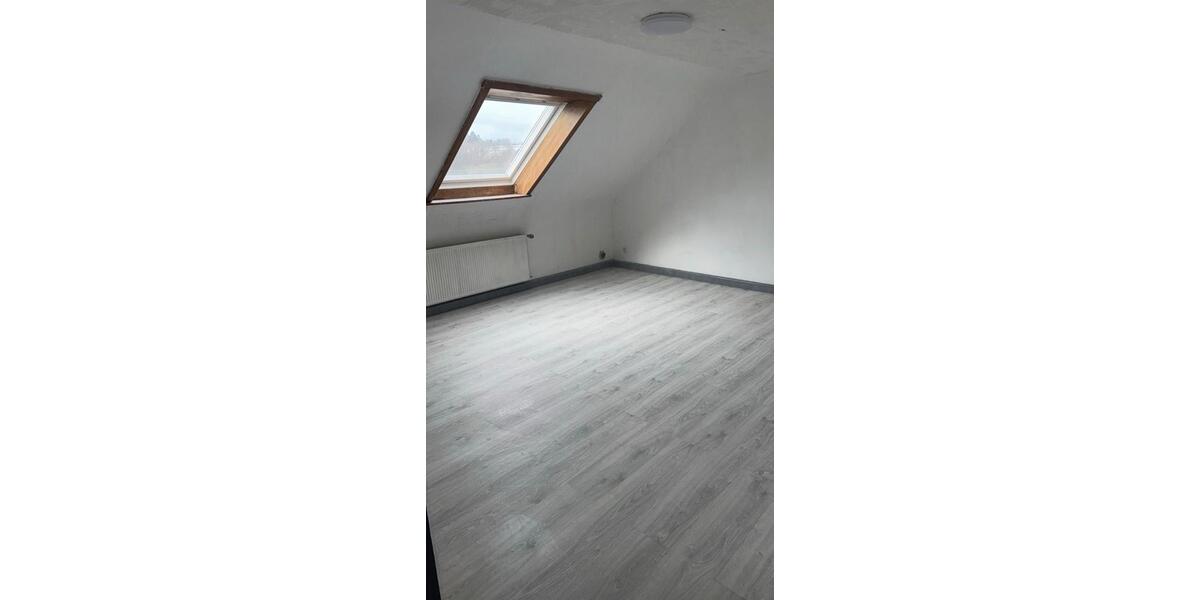 Etagenwohnung Neunkirchen - 4 Zimmer, 80 m&sup2;, 620&euro; | Angebot:25107136