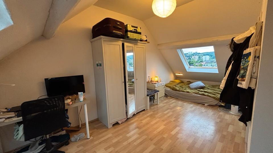 Dachgeschoßwohnung Saarbrücken Dudweiler - 1.5 Zimmer, 26 m&sup2;, 400&euro; | Angebot:26652038