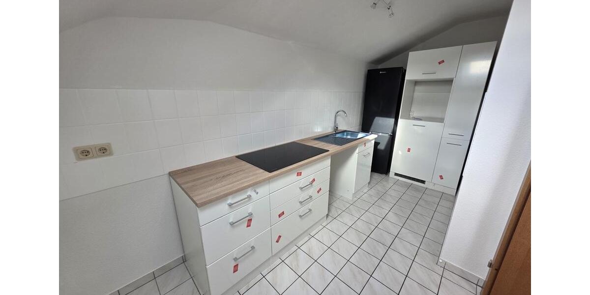 Dachgeschoßwohnung Saarbrücken Kieselhumes - 3.5 Zimmer, 115 m&sup2;, 995&euro; | Angebot:25546281