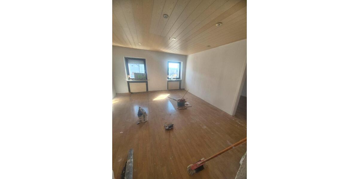 Etagenwohnung Völklingen - 3 Zimmer, 90 m&sup2;, 750&euro; | Angebot:25857856