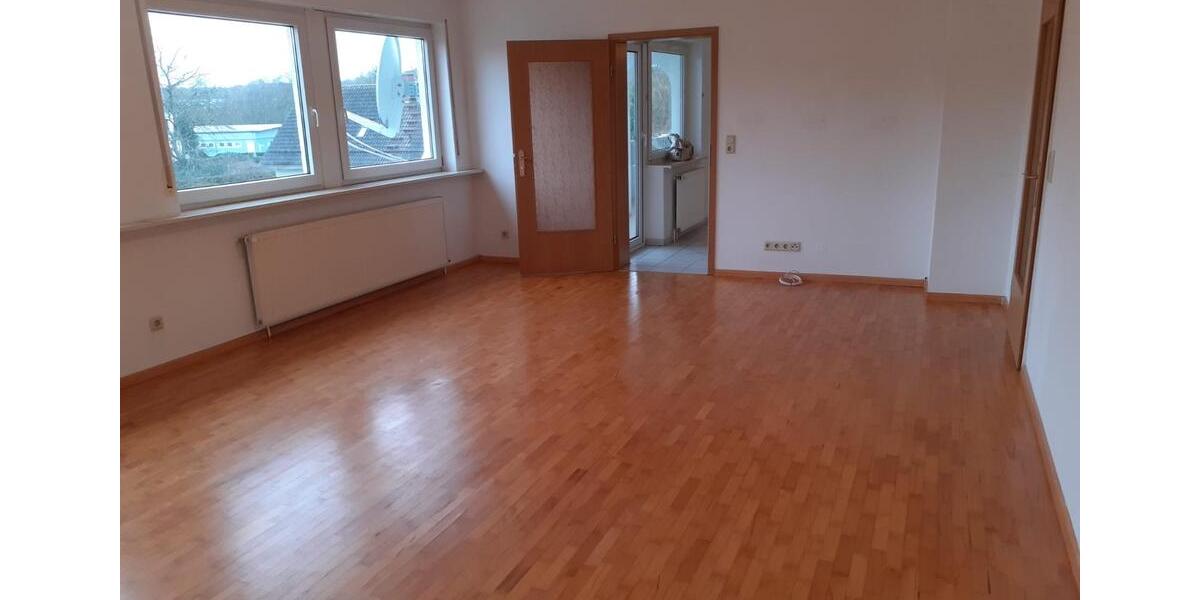 Etagenwohnung Neunkirchen Heinitz - 3 Zimmer, 105 m&sup2;, 750&euro; | Angebot:25933879