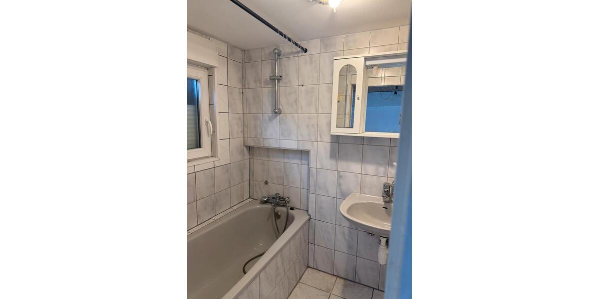 Einfamilienhaus Bexbach - 7 Zimmer, 140 m&sup2;, 136.000&euro; | Angebot:24397424