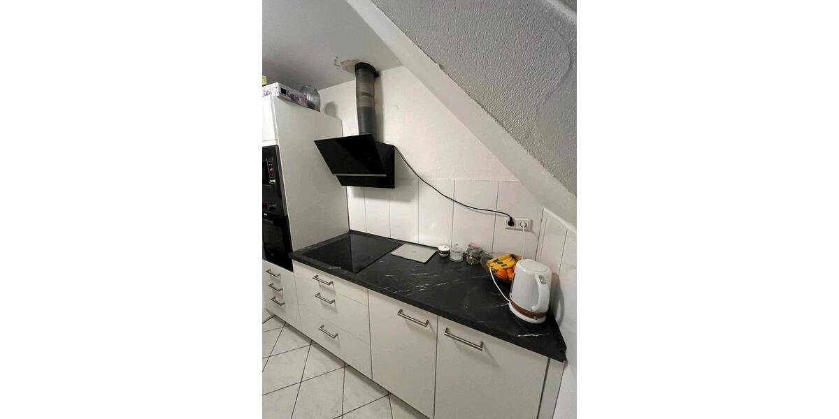 Dachgeschoßwohnung Homburg - 4 Zimmer, 100 m&sup2;, 1.300&euro; | Angebot:25361033