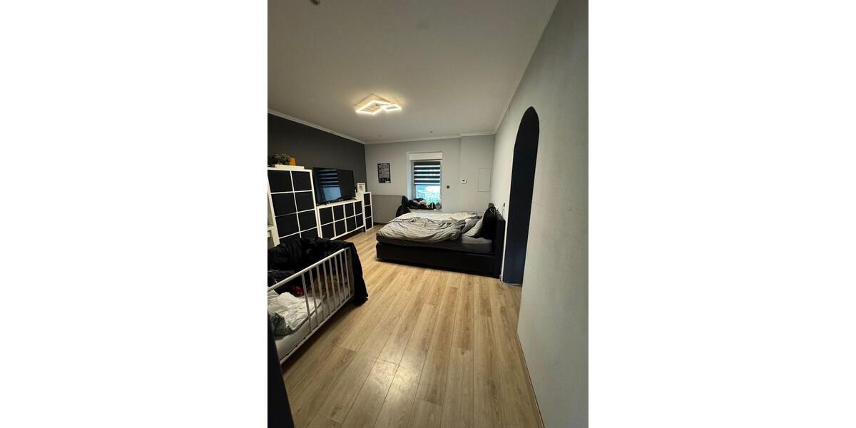 Einfamilienhaus Saarbrücken West - 5 Zimmer, 160 m&sup2;, 1.500&euro; | Angebot:25750506