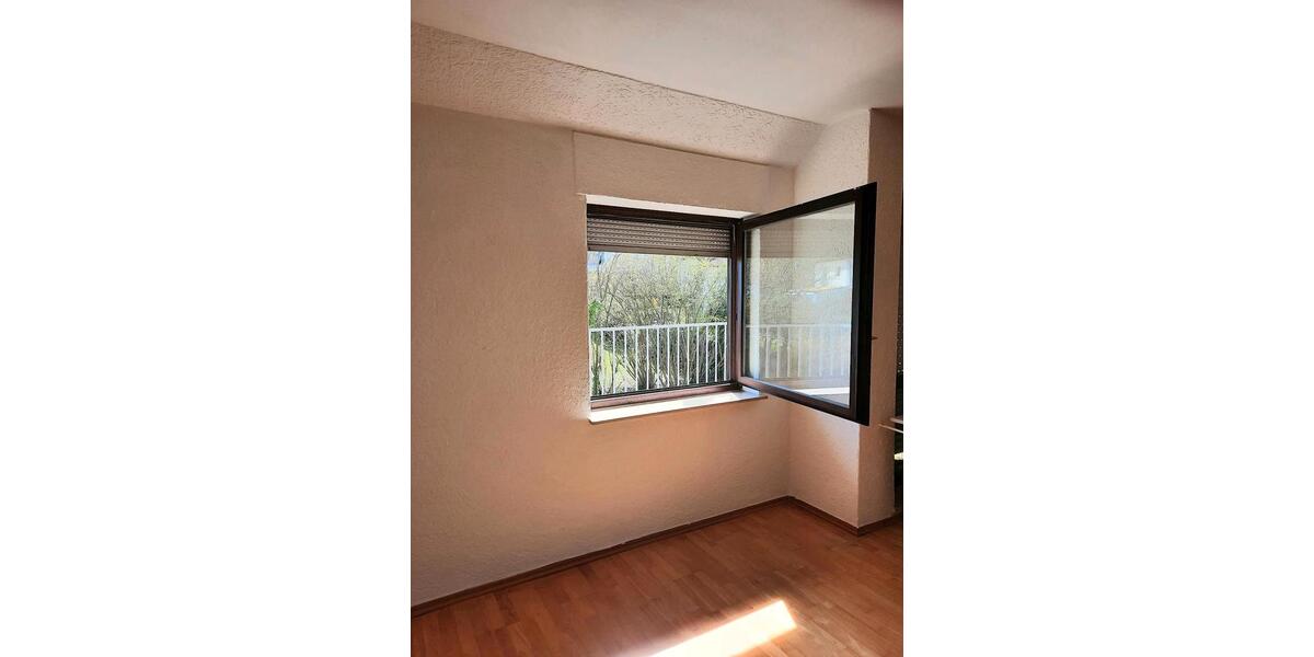 Dachgeschoßwohnung Saarbrücken Dudweiler - 3 Zimmer, 73 m&sup2;, 135.000&euro; | Angebot:26585903