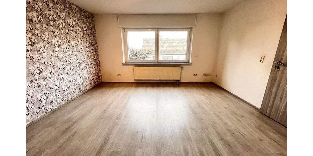 Einfamilienhaus Beckingen Düppenweiler - 9 Zimmer, 207 m&sup2;, 305.000&euro; | Angebot:25779493