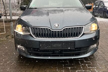 Skoda Fabia 223.411 km 4.999 &euro; Homburg 66424