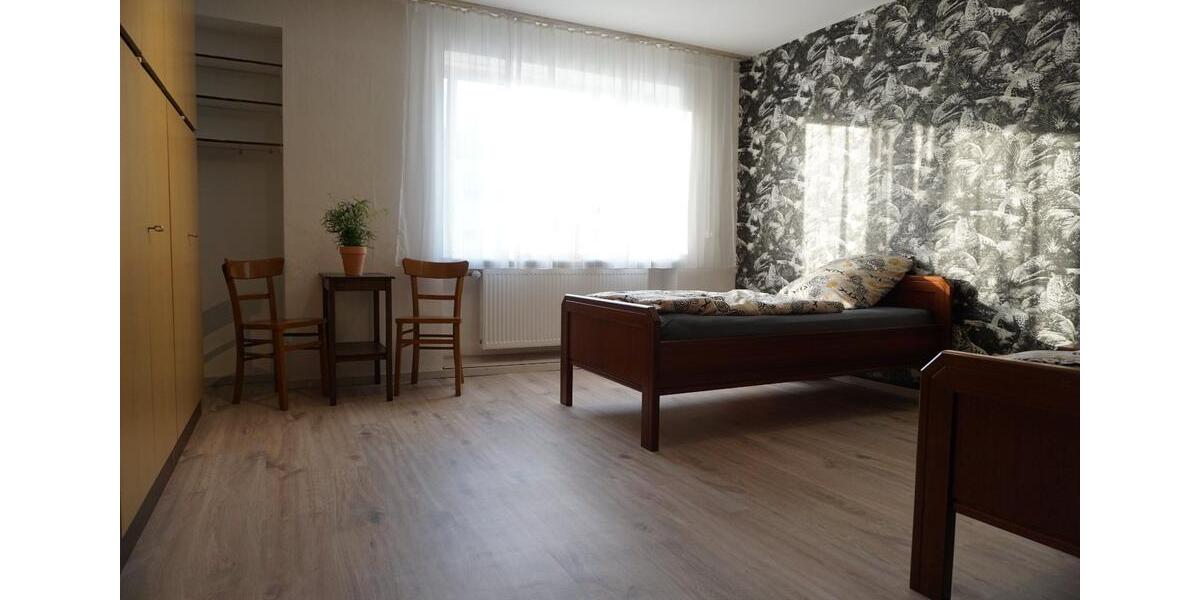 Reihenhaus Schwalbach - 7 Zimmer, 140 m&sup2;, 290.000&euro; | Angebot:25791067