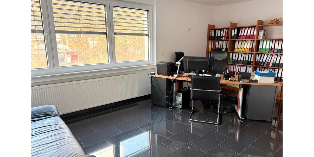 Etagenwohnung Saarbrücken Neue Bremm - 4 Zimmer, 160 m&sup2;, 2.400&euro; | Angebot:26023054