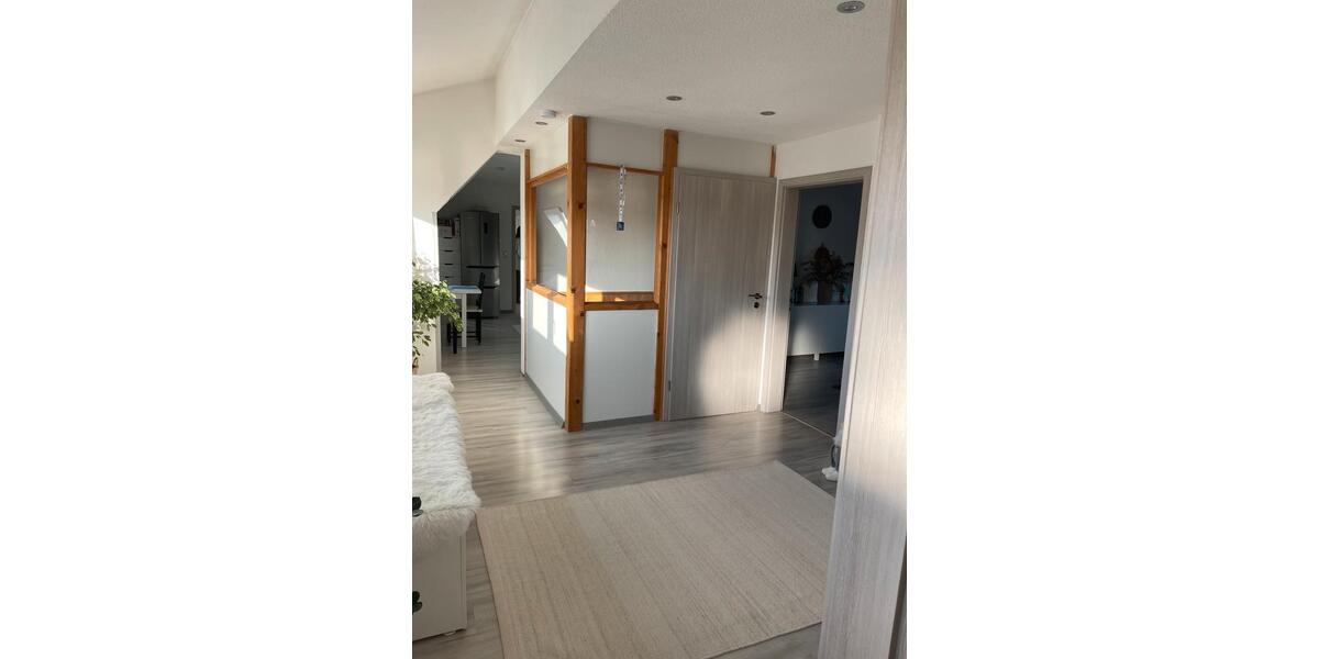 Dachgeschoßwohnung Homburg - 4 Zimmer, 110 m&sup2;, 950&euro; | Angebot:25300674