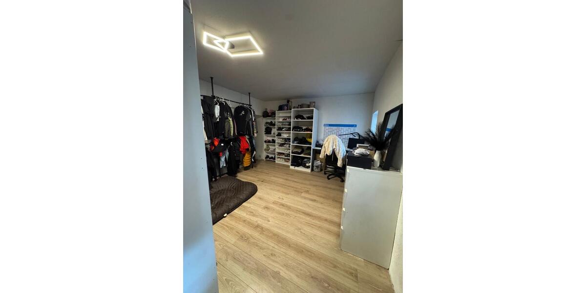 Einfamilienhaus Saarbrücken West - 5 Zimmer, 160 m&sup2;, 1.500&euro; | Angebot:25750506