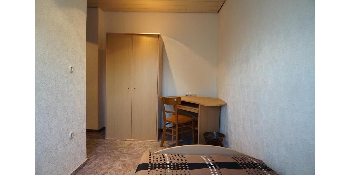 Reihenhaus Schwalbach - 7 Zimmer, 140 m&sup2;, 290.000&euro; | Angebot:25791067