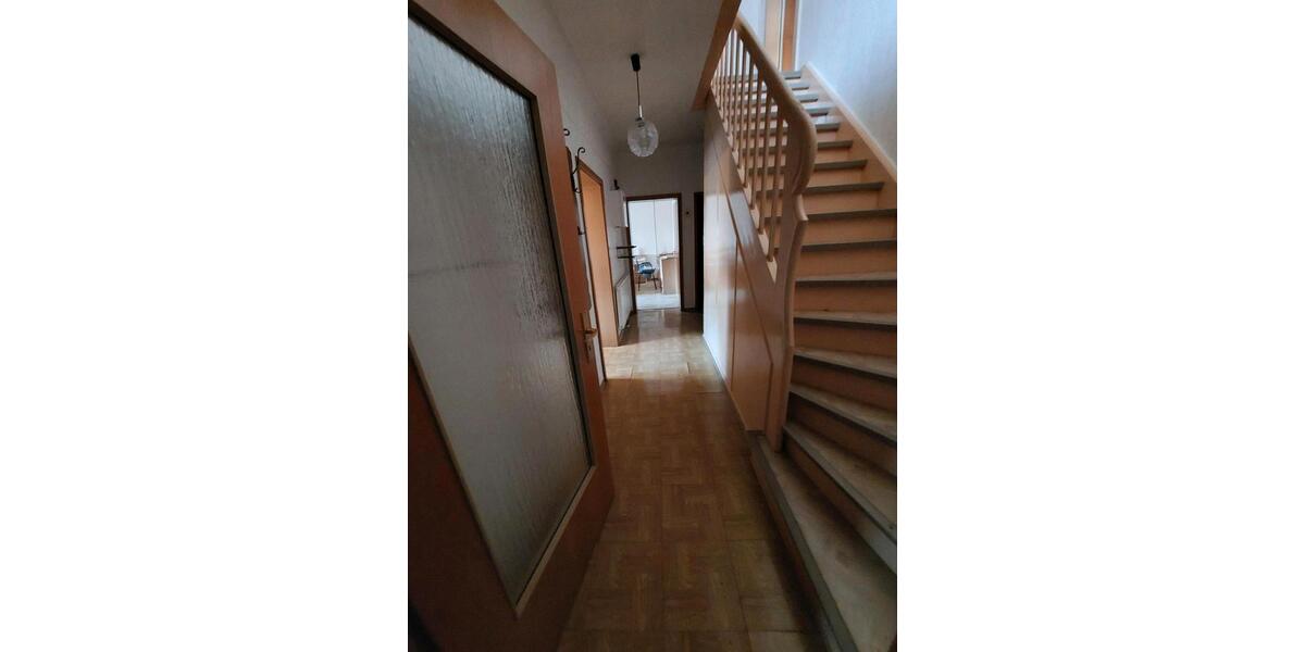 Einfamilienhaus Überherrn - 7 Zimmer, 160 m&sup2;, 180.000&euro; | Angebot:24352512