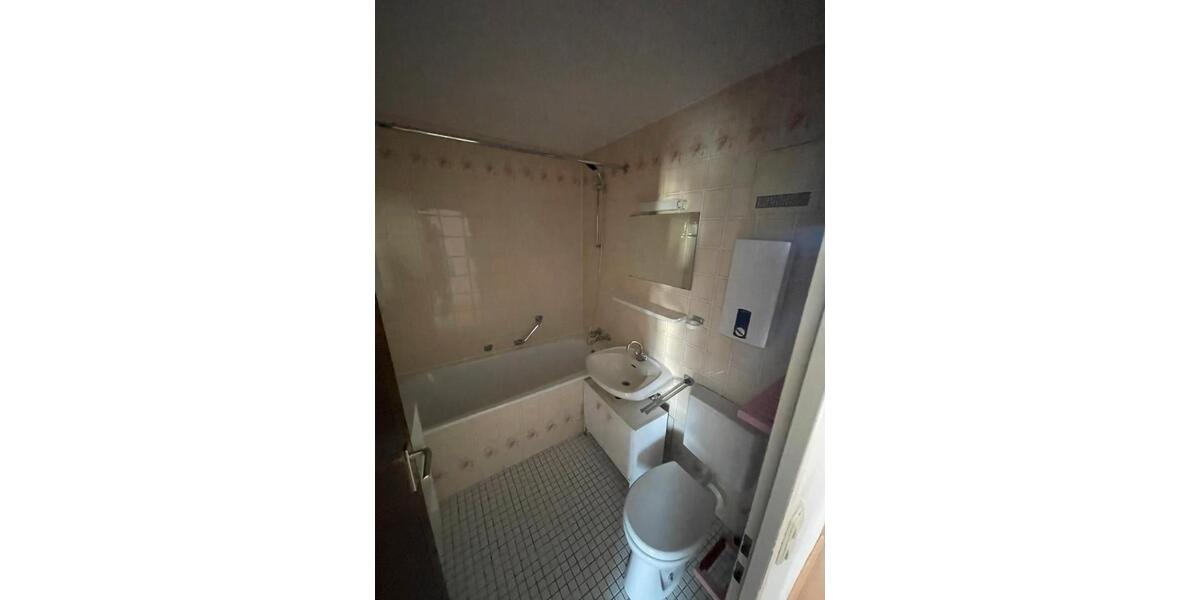 Dachgeschoßwohnung Homburg - 3 Zimmer, 63 m&sup2;, 1.100&euro; | Angebot:25968190